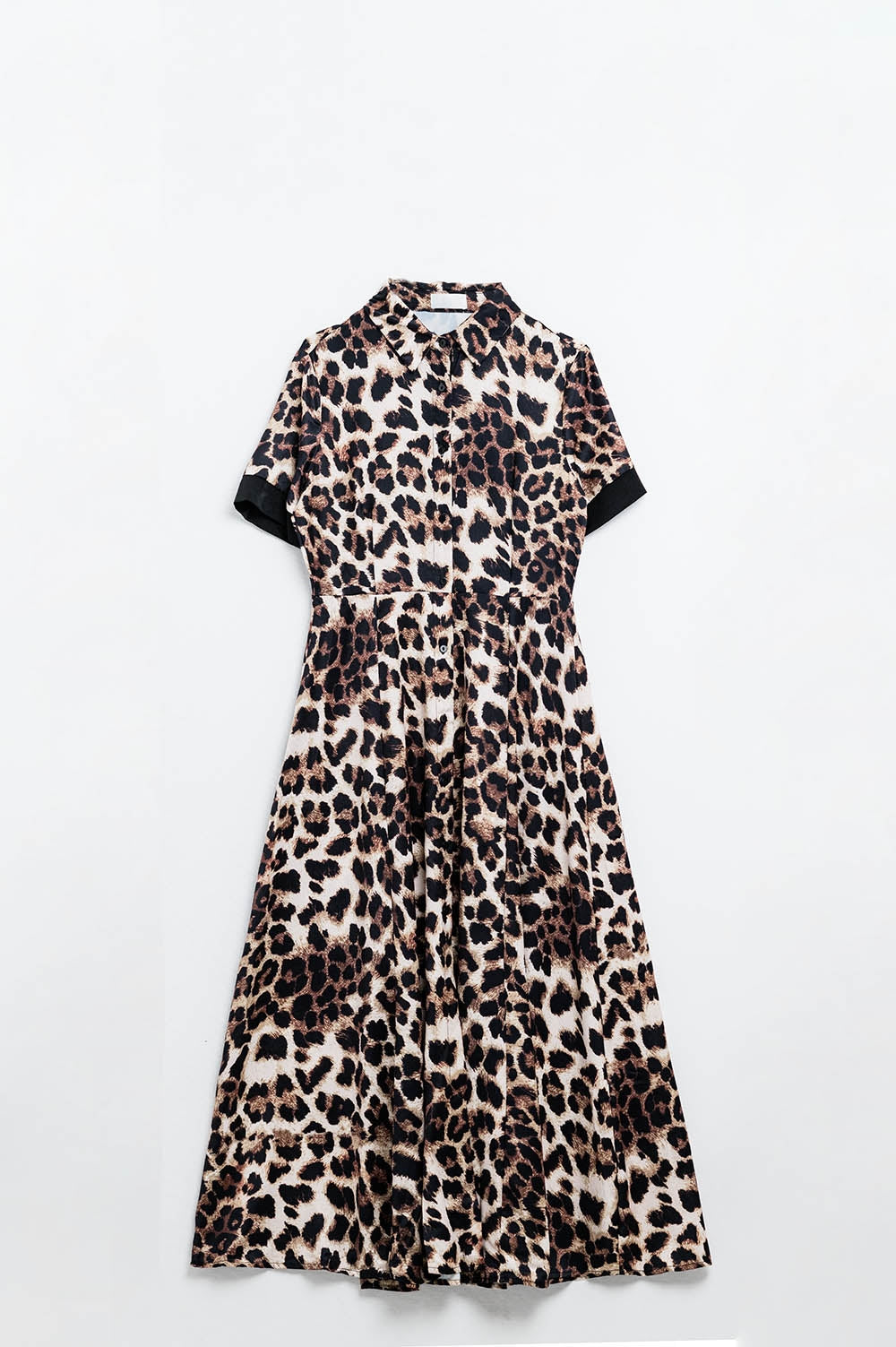 Vestido maxi com botões e pormenor em cetim com estampado de leopardo
