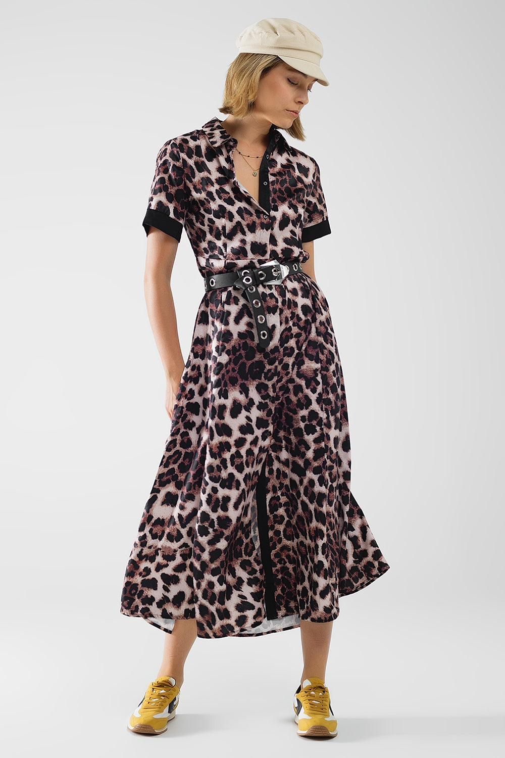 Vestido maxi com botões e pormenor em cetim com estampado de leopardo