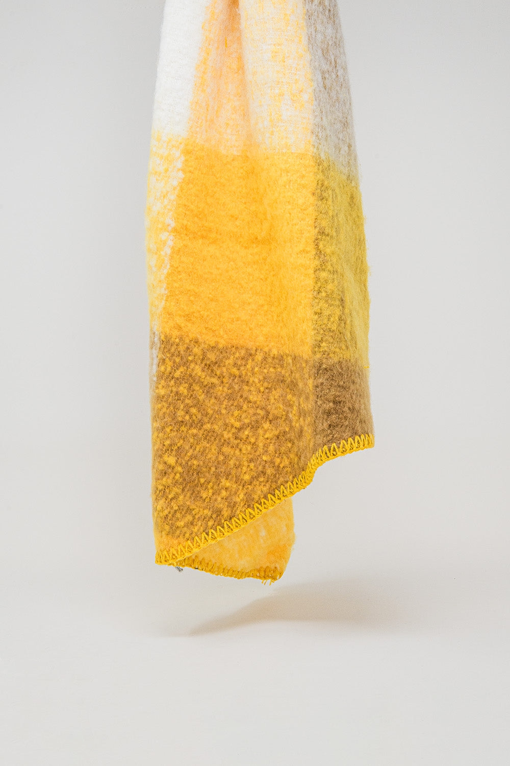 Echarpe em beige e amarelo