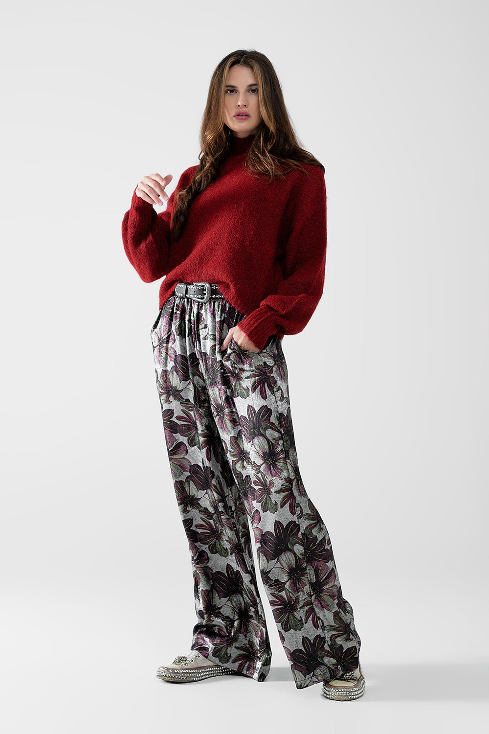 calças de perna larga com estampado floral