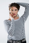 Camisola de malha fina às riscas cinzentas com gola redonda