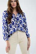 Blusa de manga balão com estampado abstrato em azul-marinho e branco