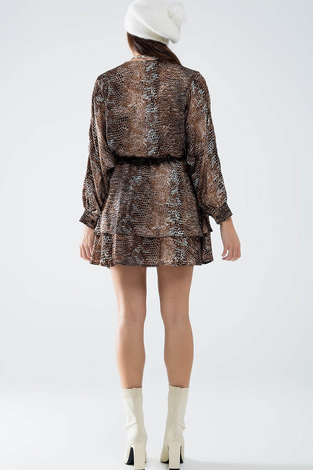 vestido de chiffon marrom com estampa de leopardo