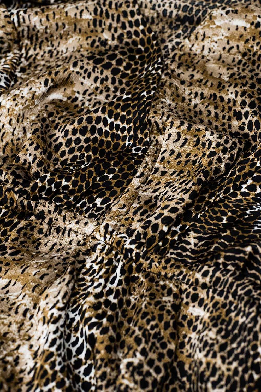 vestido de chiffon marrom com estampa de leopardo