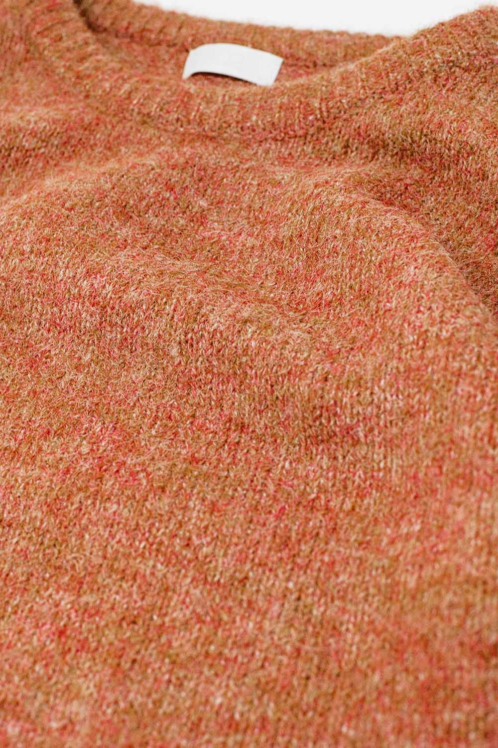 Camisola aconchegante com mangas bufantes em camelo
