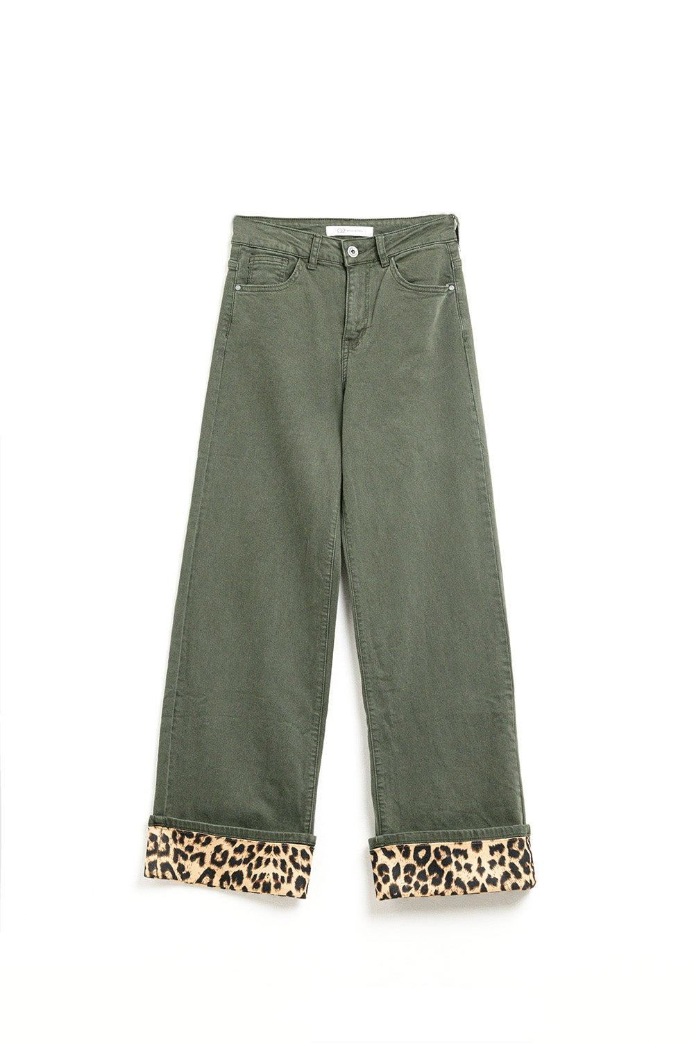 Calças largas em verde militar com estampado de leopardo na parte inferior