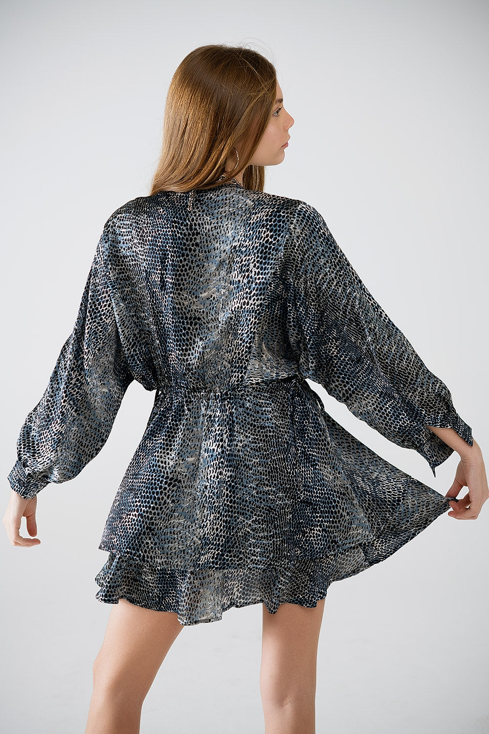 vestido de chiffon com estampado de leopardo cinzento