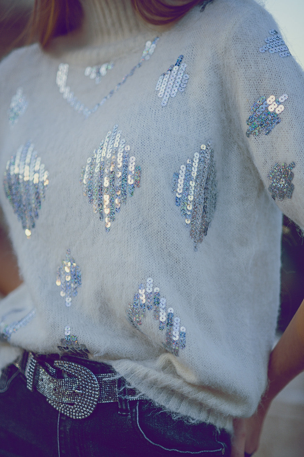 Camisola de manga curta creme com lantejoulas
