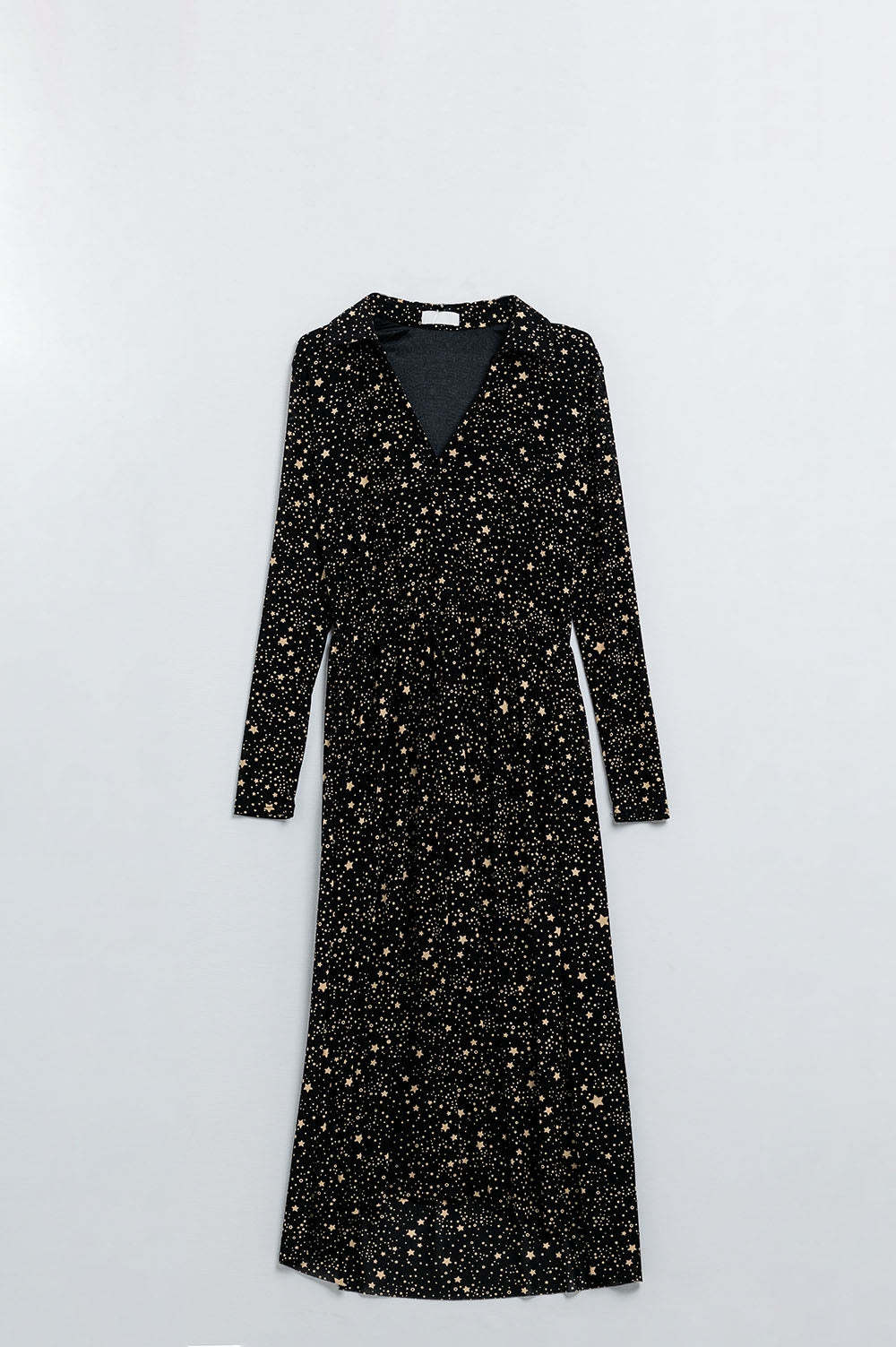 Vestido preto em tecido de malha com estampado de estrelas
