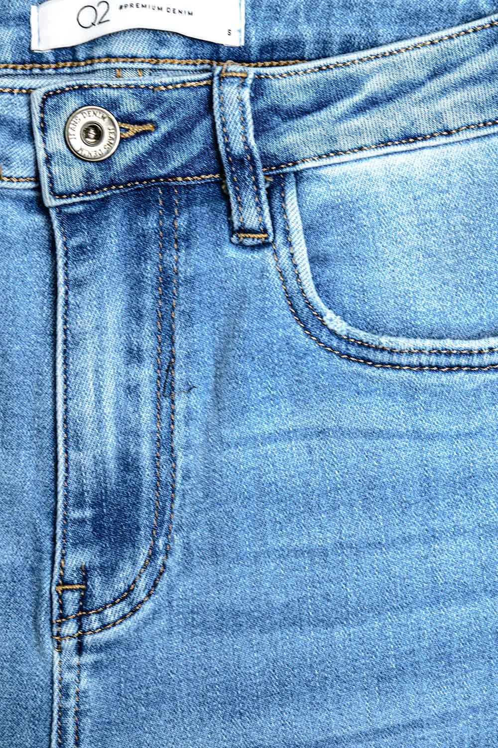 Jeans flare alto dos anos 70 em lavagem clara com stretch