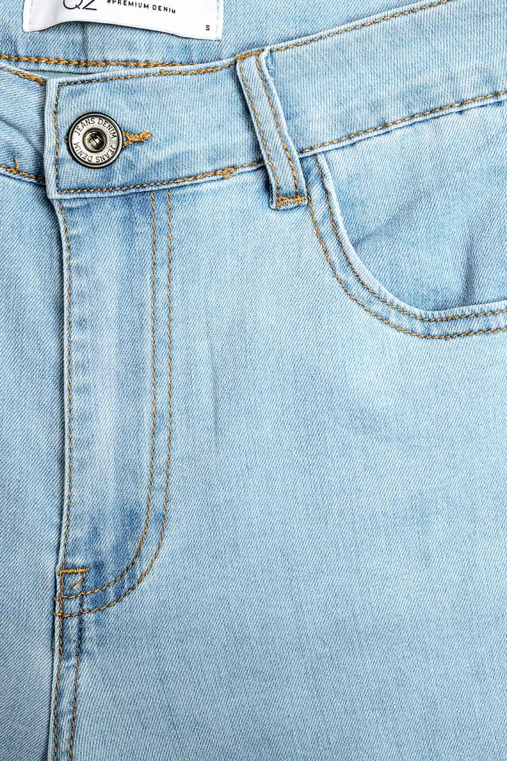 calças de ganga de perna larga em lavagem clara com costura lateral