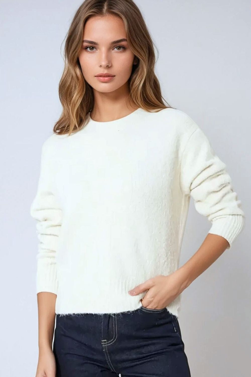 Camisola de malha com gola redonda básica e acolhedora em creme