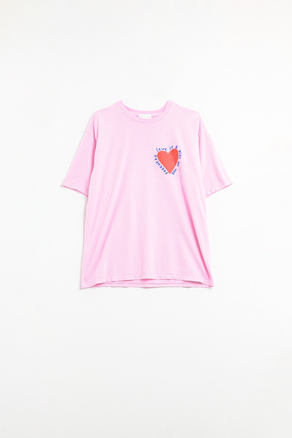 Camiseta Rosa Com Amor é um Beijo na Testa