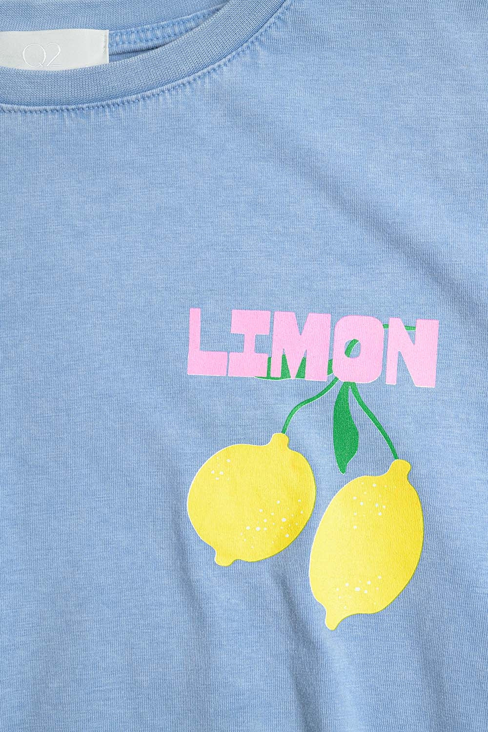 T-shirt azul descontraída com estampado de limão