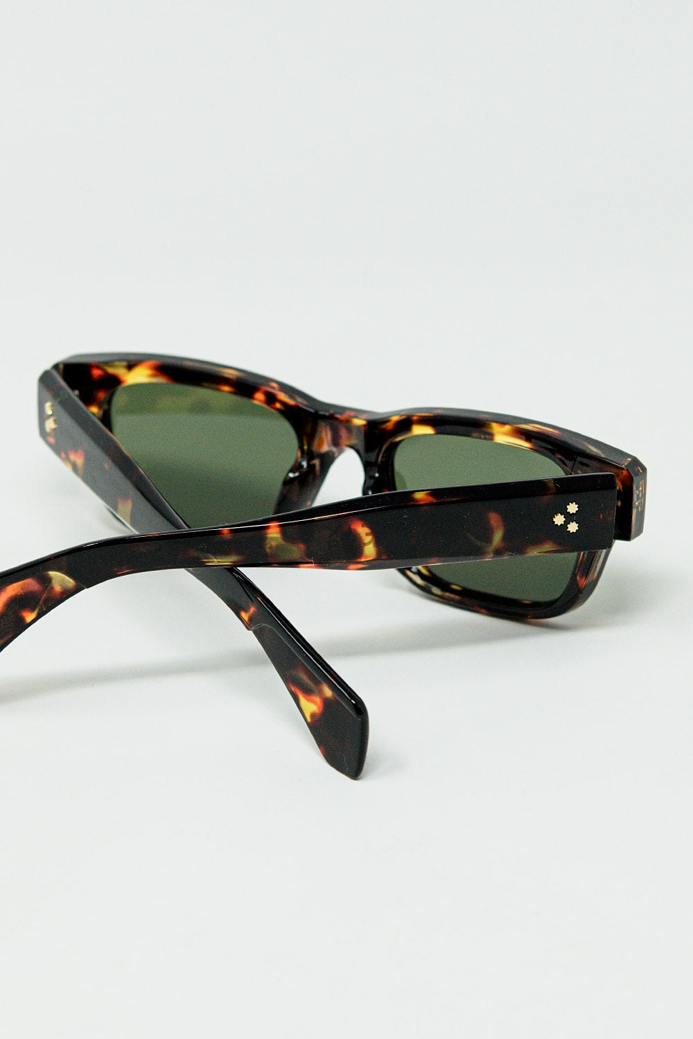 Óculos de Sol Âmbar com Lentes Ovais Verde Escuro