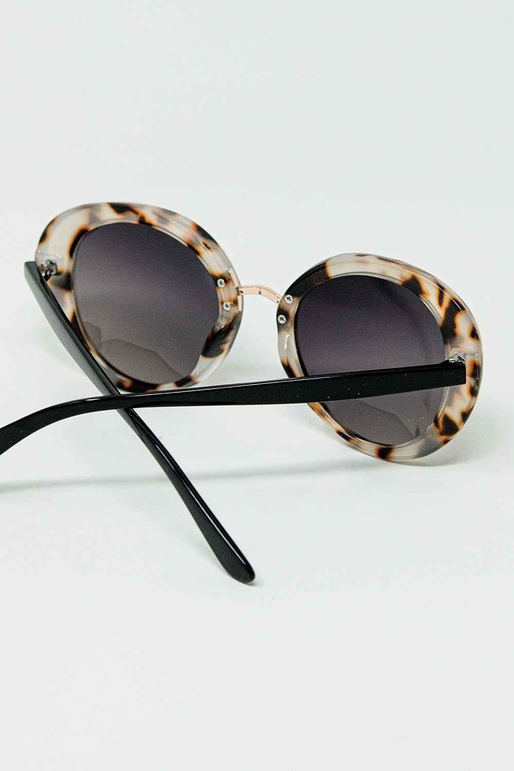 Beige Sunset Spot Oval Shaped Sunglasses (óculos de sol ovais)
