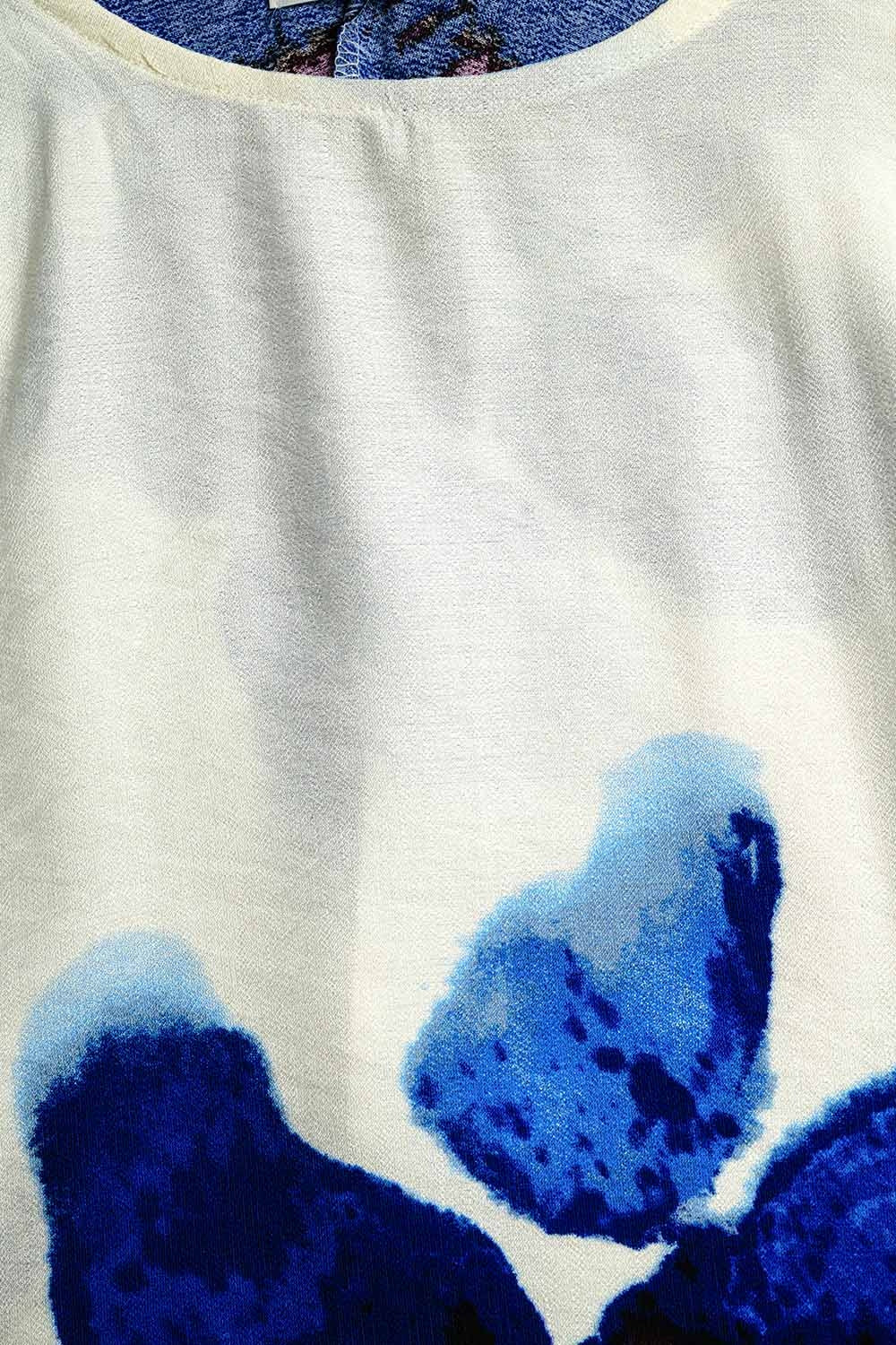 Blusa Branca Cropped Com Estampa Floral Tropical Azul