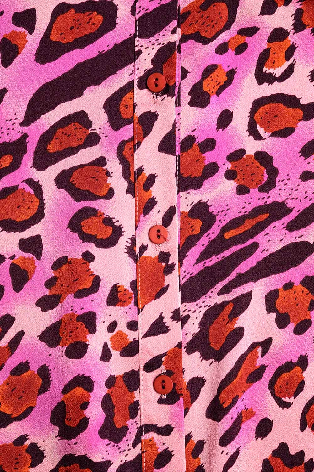 Camisa com Botões em Estampa de Leopardo Fúcsia