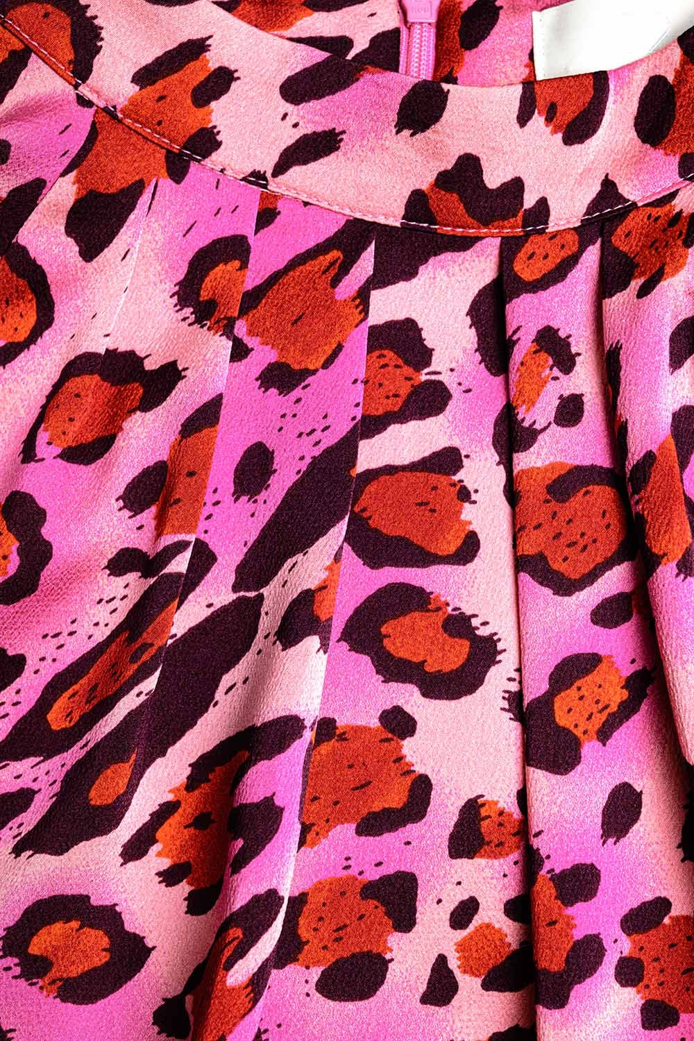 Blusa de Manga Comprida em Estampa de Leopardo Fúcsia Moderna