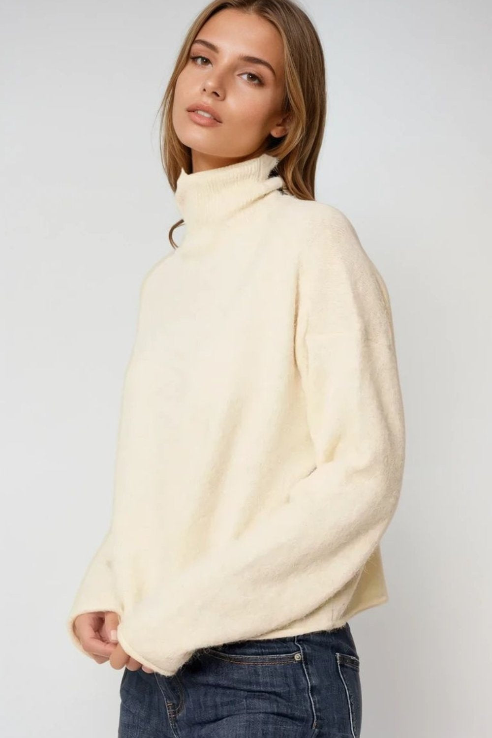 Camisola de gola alta fofa e descontraída em creme