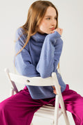 Camisola azul solta com mangas caídas