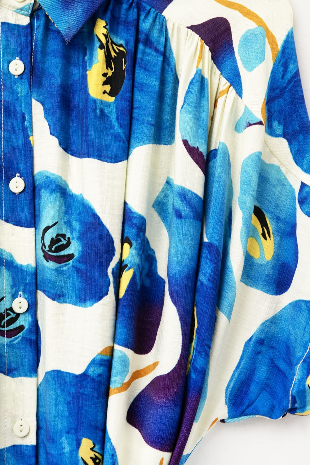 Vestido Floral Bliss em tons de azul ciano e amarelo