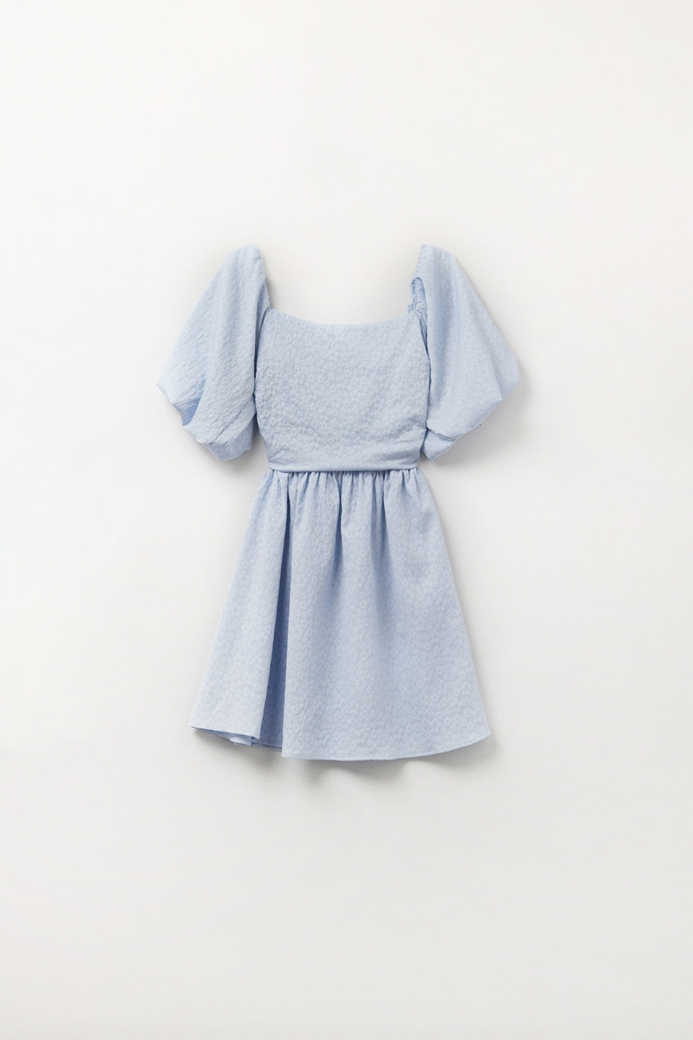 Mini vestido de manga folhada com textura em azul claro