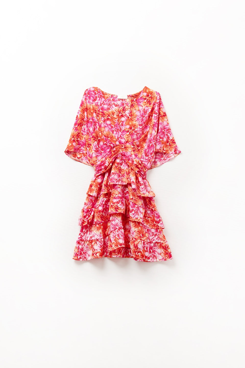 Vestido com estampado floral em tons de rosa laranja e vermelho