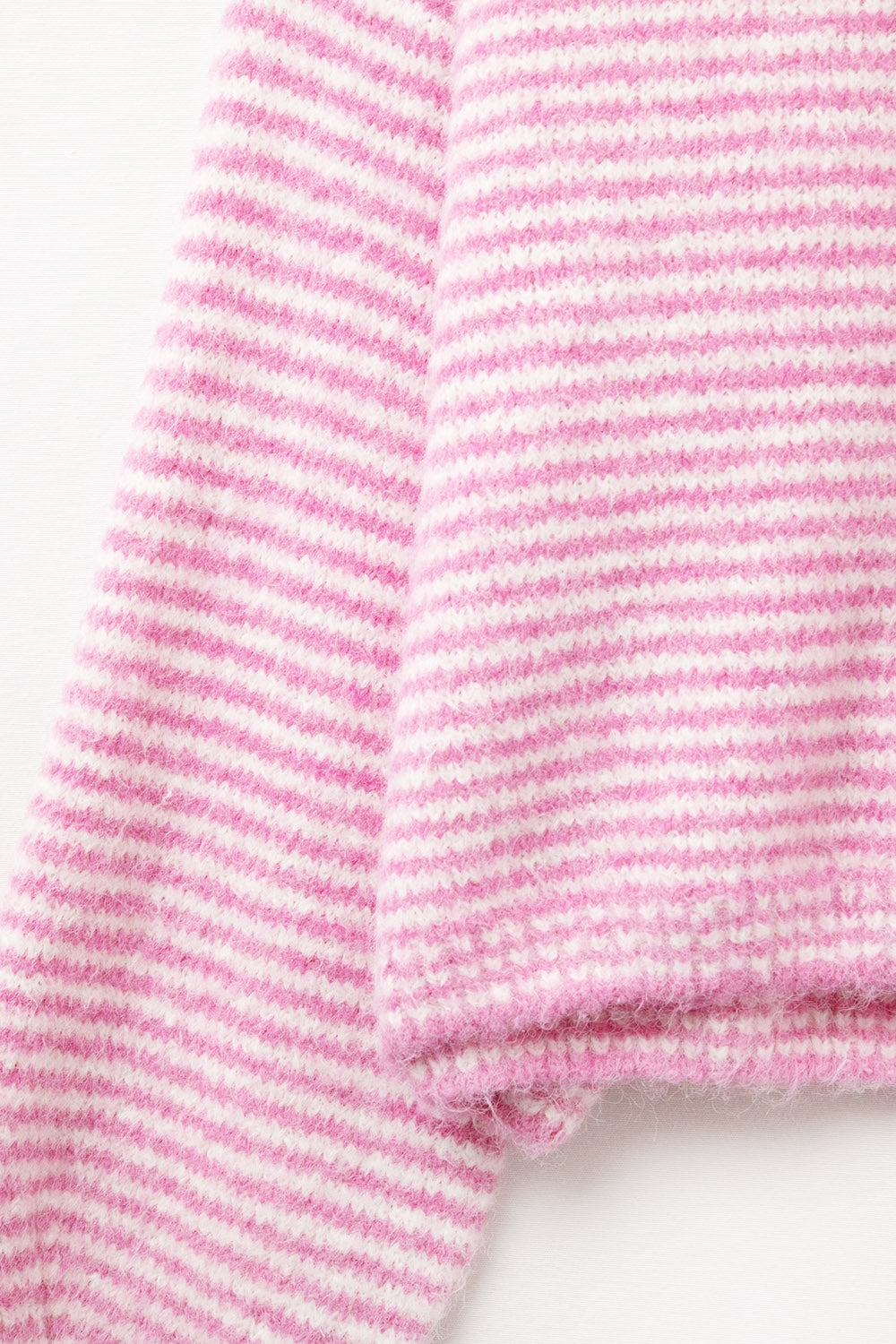 Camisola cor-de-rosa com riscas brancas