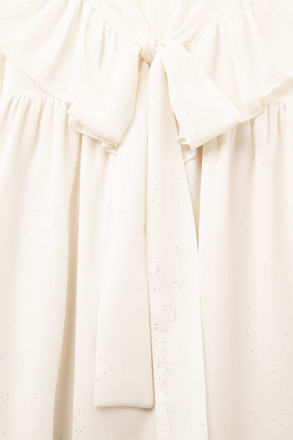 Camisa de chiffon bege com detalhe de laço