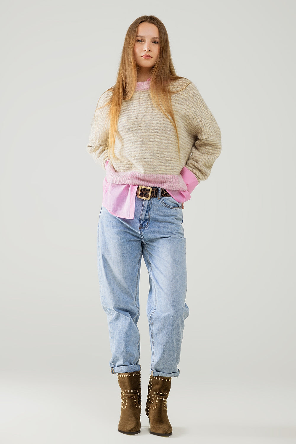 Jeans de cintura alta e perna reta com lavagem clara