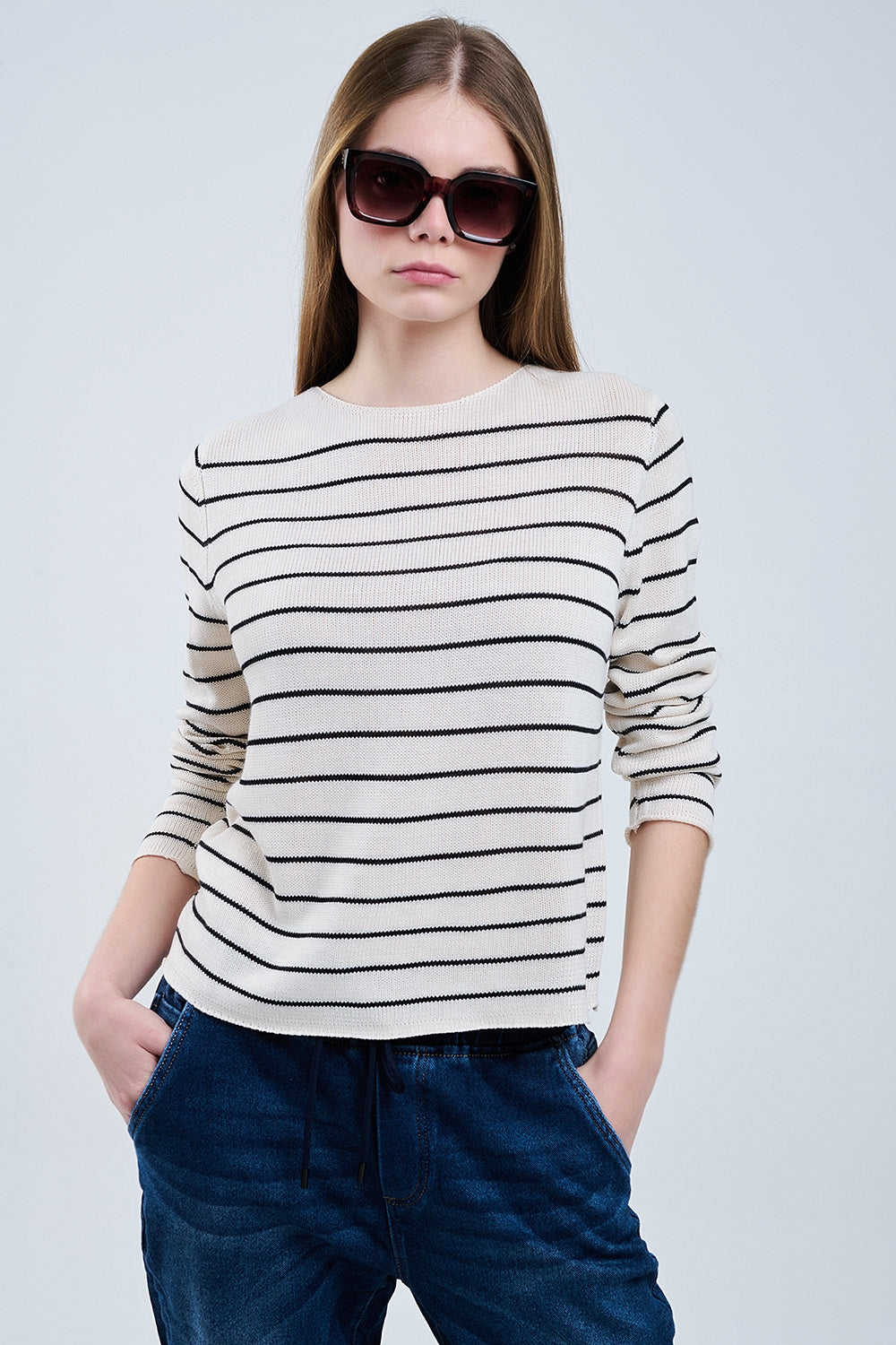 camisola bege às riscas em tricô fino