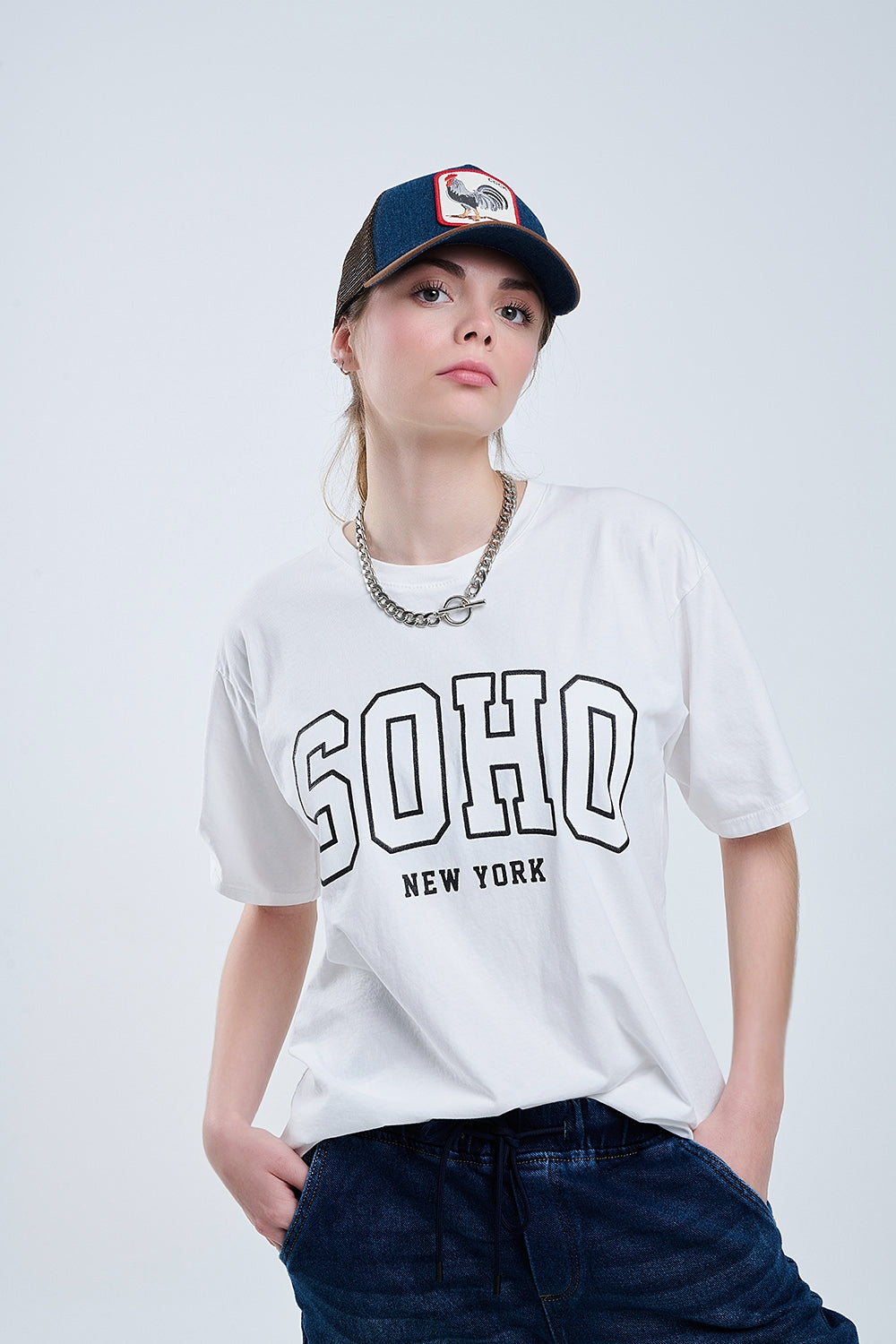 T-shirt branca de tamanho grande com Soho New York na frente