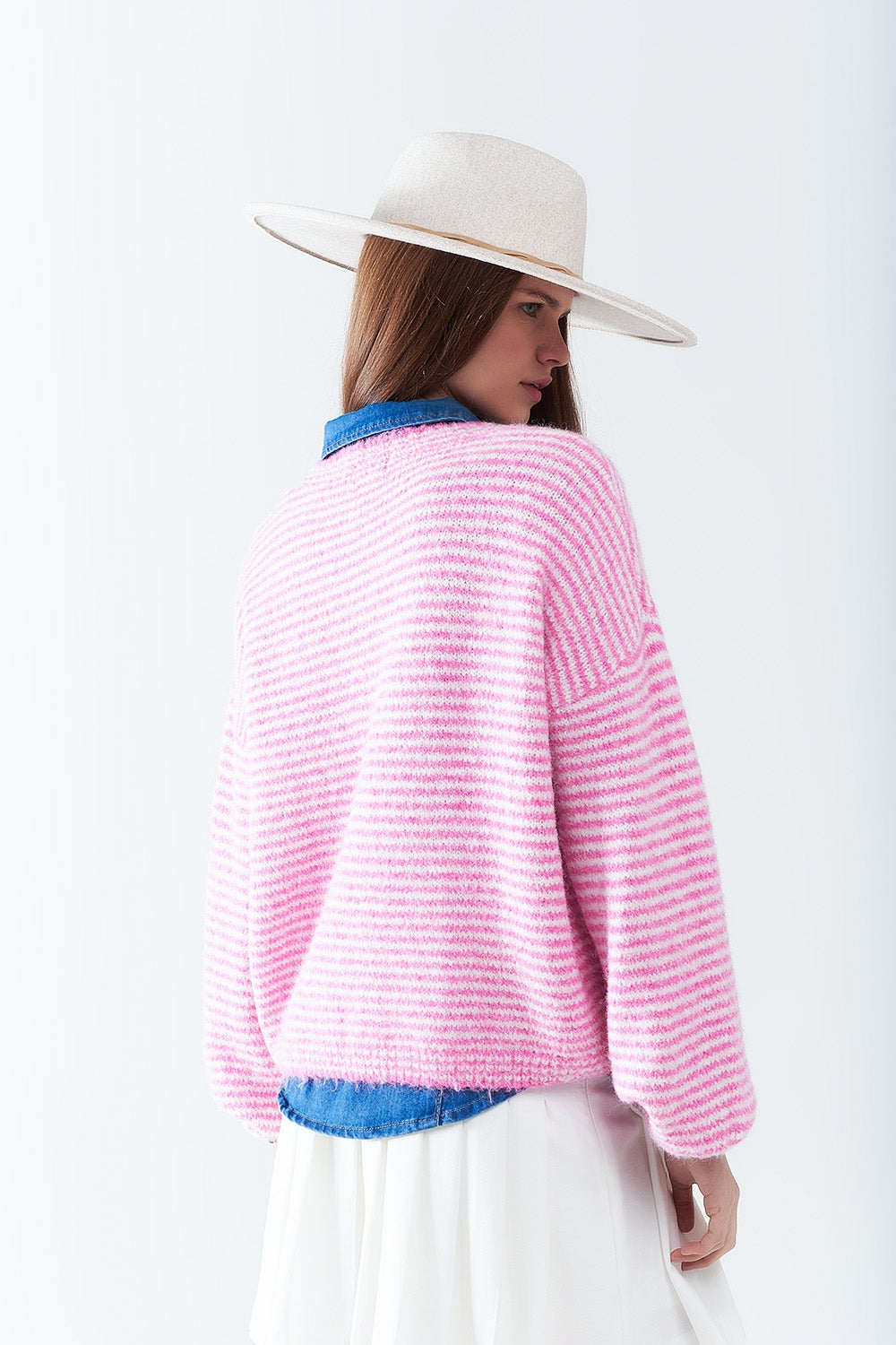 Camisola cor-de-rosa com riscas brancas