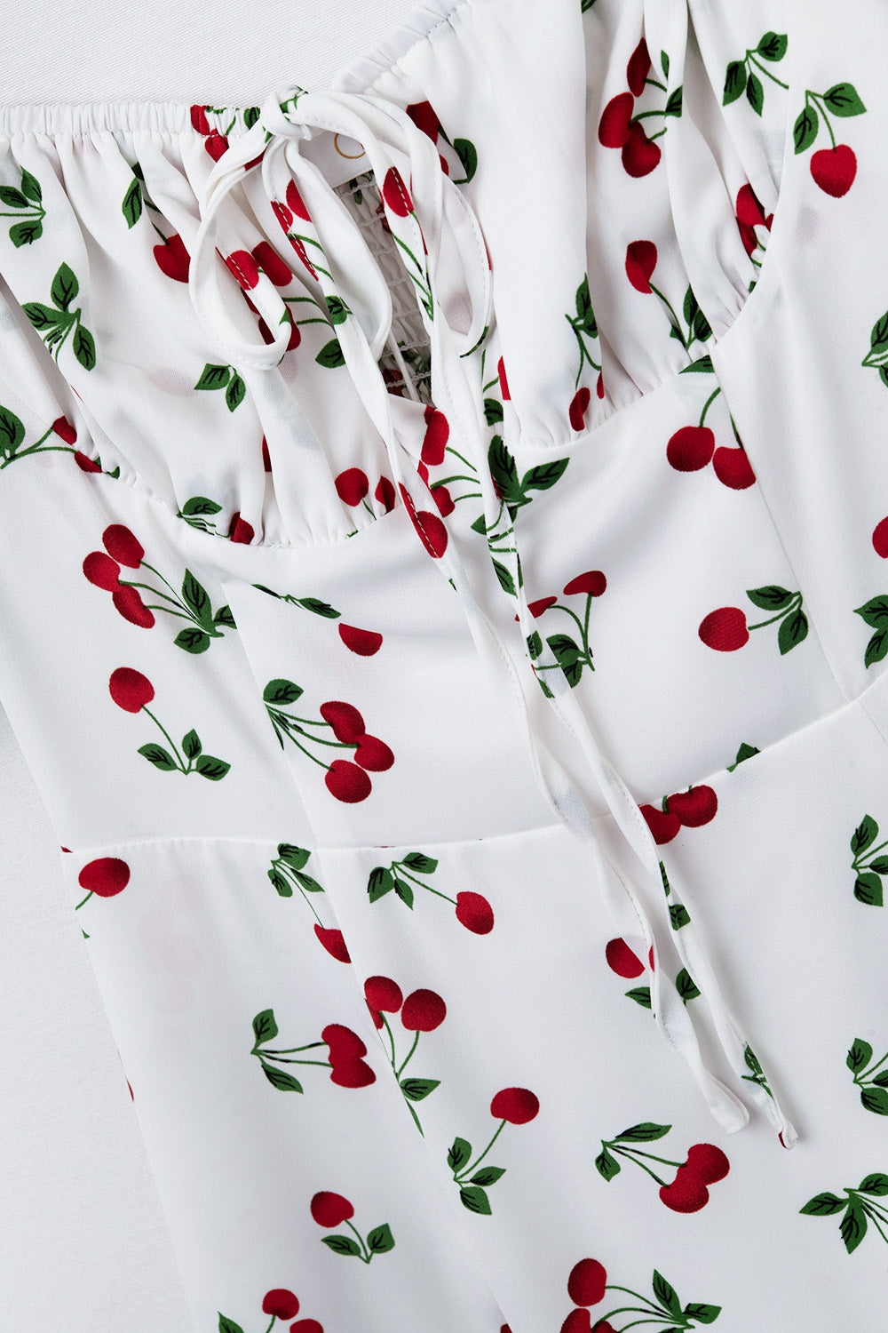 Vestido midi com estampado de cerejas e mangas bufantes