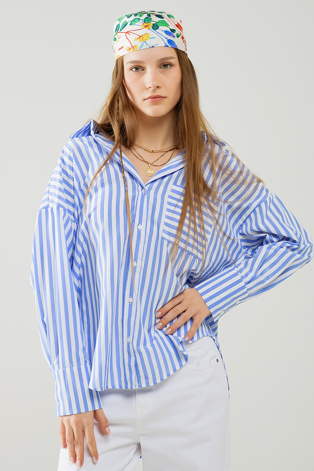 Blusa listrada azul claro relaxada