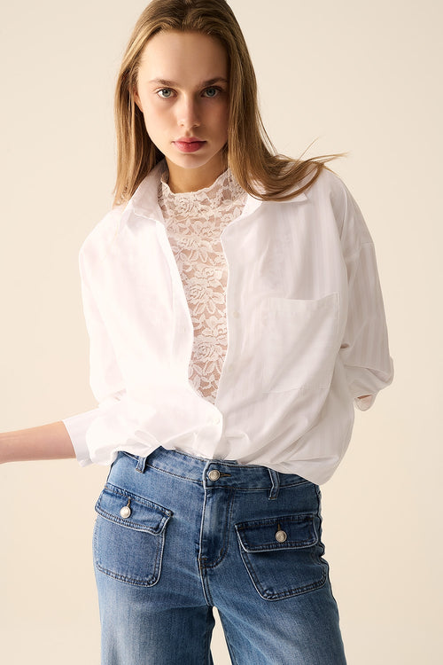 Blusa branca listrada relaxada