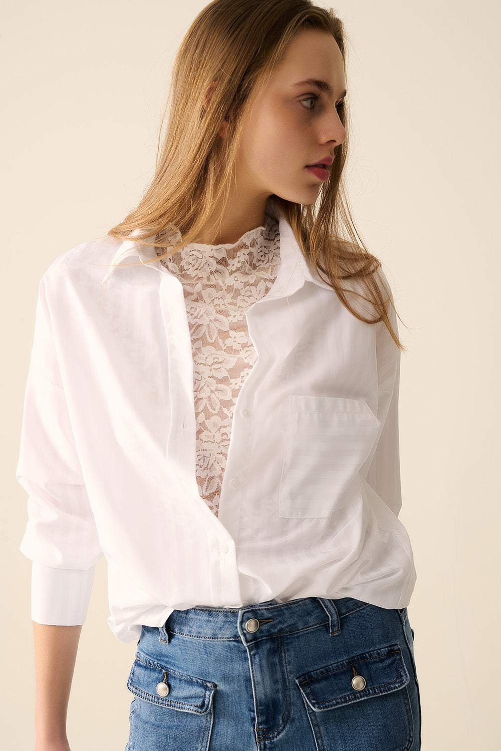 Blusa branca listrada relaxada