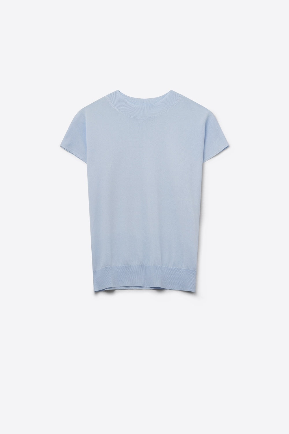 Camisola de gola alta azul bebé com mangas curtas ajustadas