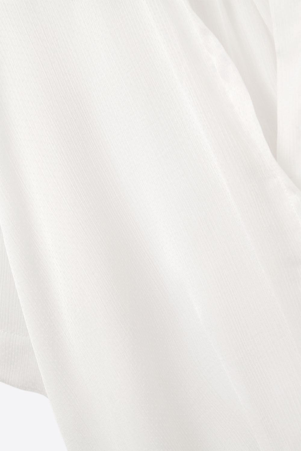 Blusa de manga curta drapeada em branco