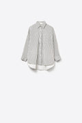 Camisa às riscas de tamanho grande com bolso no peito em preto e branco