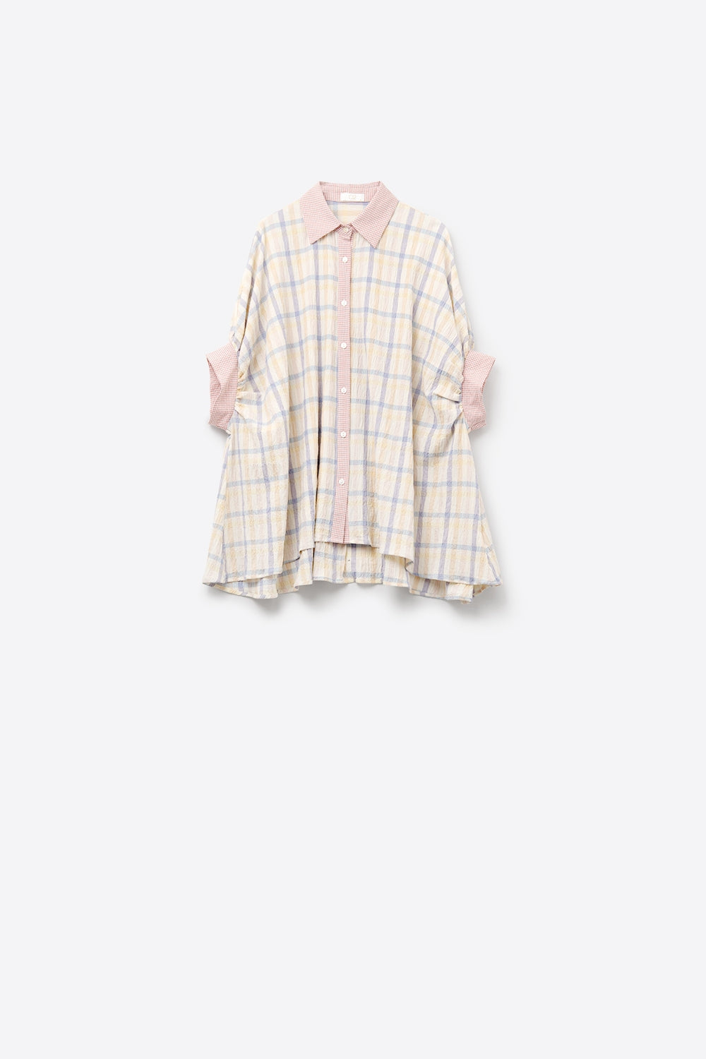 Blusa fluida de grandes dimensões com contraste cuadros