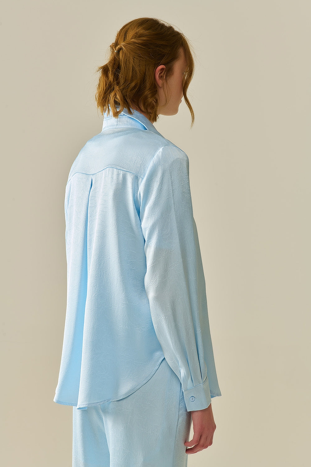 Camisa Azul Bebê com Botões em Cetim