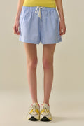 Shorts com listras e cordões no cós