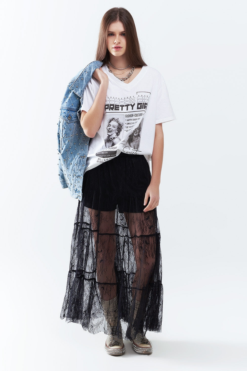 Maxi saia de renda preta com estampado floral