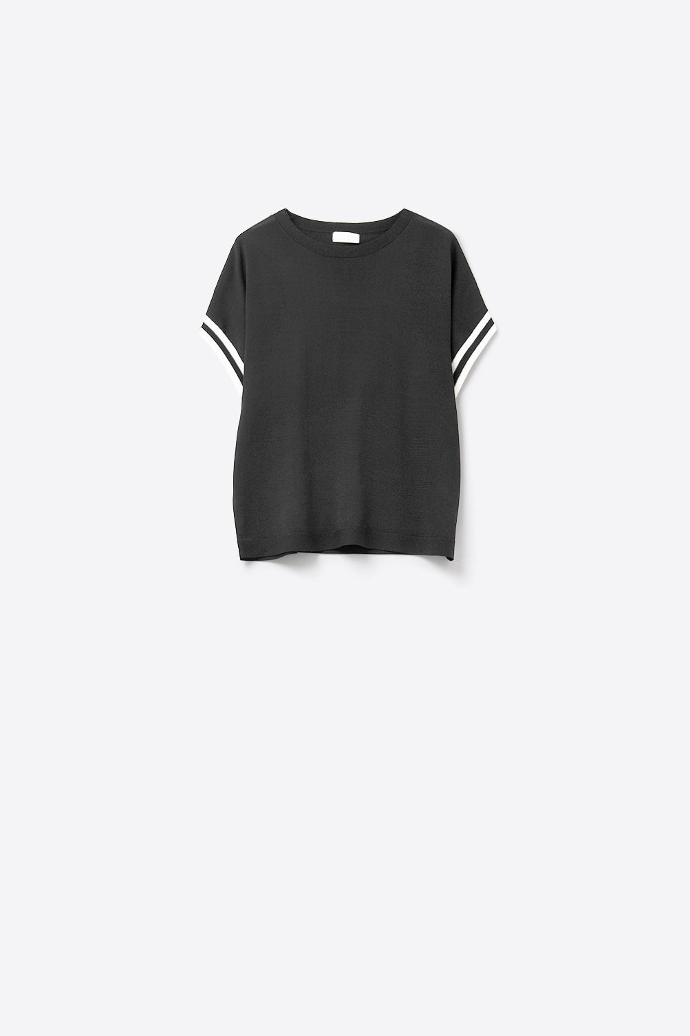 Suéter Relaxado Em Preto com Detalhe de Contraste Branco