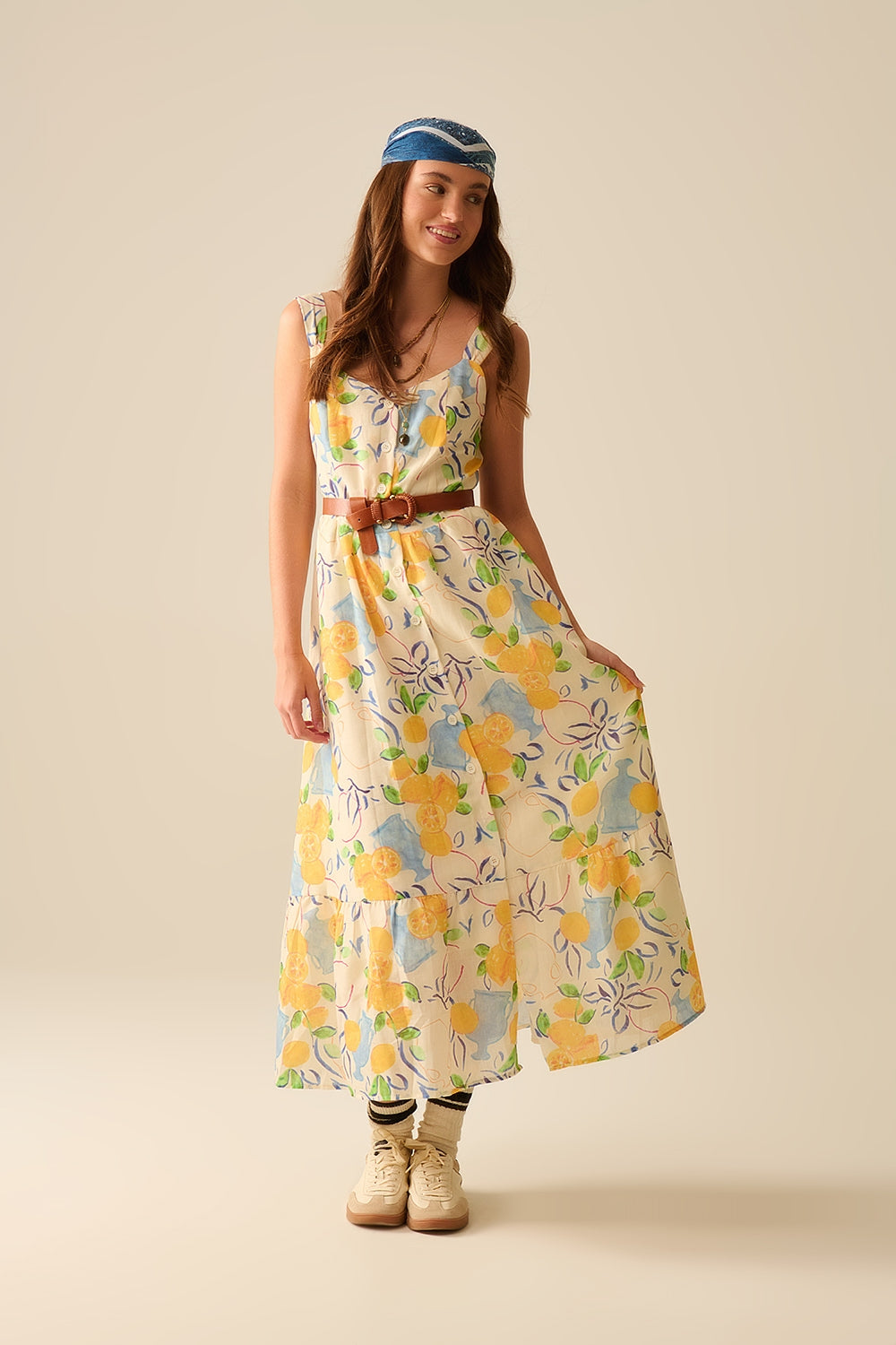 vestido branco longo sem alças com estampa de limão