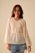 blusa de chiffon branca com bordados nas mangas