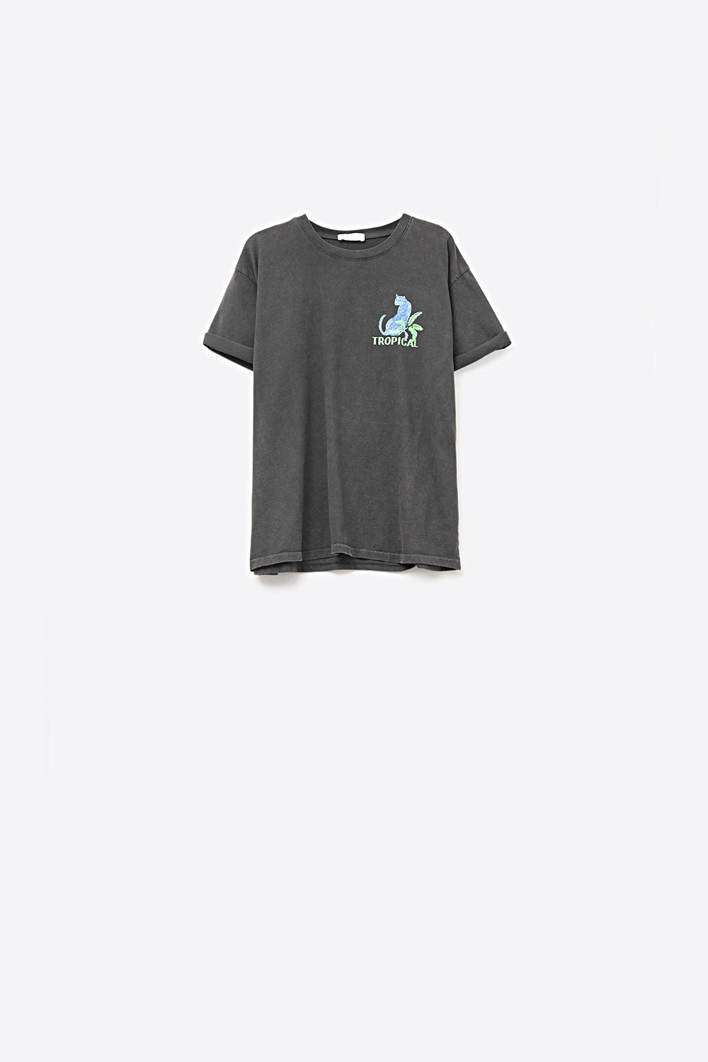 Camiseta preta feita na Itália com estampa gráfica tropical