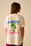 T-shirt branca fabricada em Itália com gráfico de Honolulu
